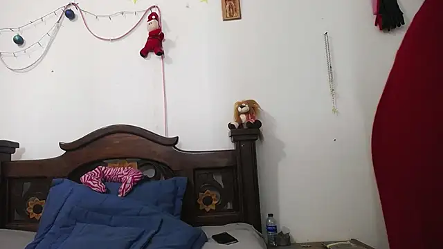 Snapshot of DominaLeona chatting on 12-16-24, 08:26 DominaLeona online show from 12-16-24, 08:26