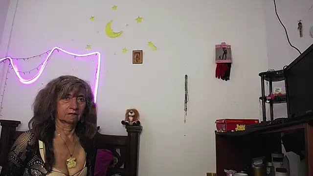 Snapshot of DominaLeona chatting on 01-30-25, 08:42 DominaLeona online show from 01-30-25, 08:42