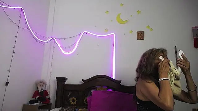 Snapshot of DominaLeona chatting on 01-30-25, 11:45 DominaLeona online show from 01-30-25, 11:45