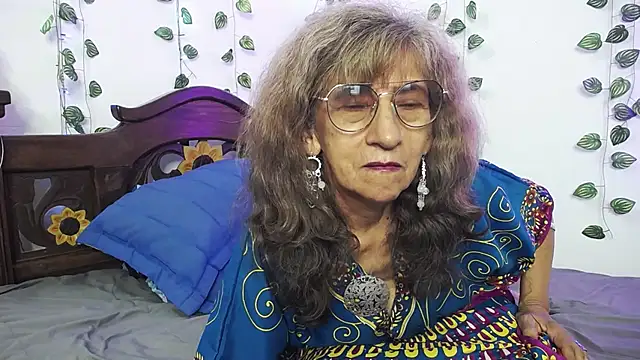 Snapshot of DominaLeona chatting on 03-19-25, 05:08 DominaLeona online show from 03-19-25, 05:08