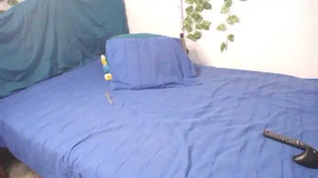 Snapshot of DominaLeona chatting on 10-19-25, 09:15 DominaLeona online show from 10-19-25, 09:15