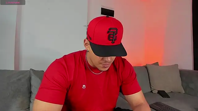 Snapshot of lucasanto_ chatting on 12-22-24, 04:06 lucasanto online show from 12-22-24, 04:06