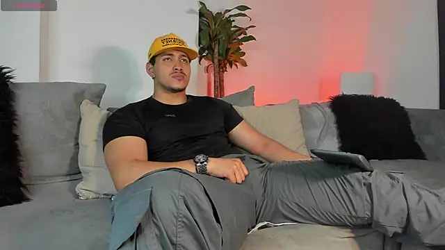 Snapshot of lucasanto_ chatting on 02-01-25, 05:07 lucasanto online show from 02-01-25, 05:07