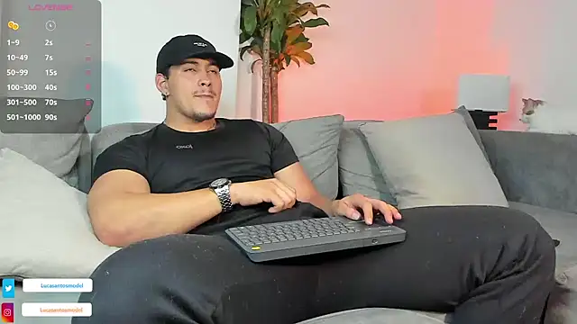 Snapshot of lucasanto_ chatting on 02-12-25, 04:23 lucasanto online show from 02-12-25, 04:23