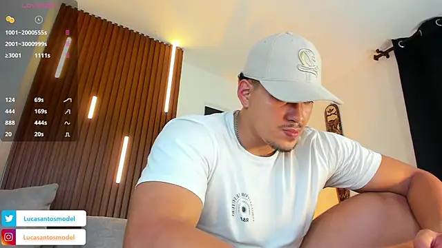 Snapshot of lucasanto_ chatting on 11-09-25, 01:48 lucasanto online show from 11-09-25, 01:48