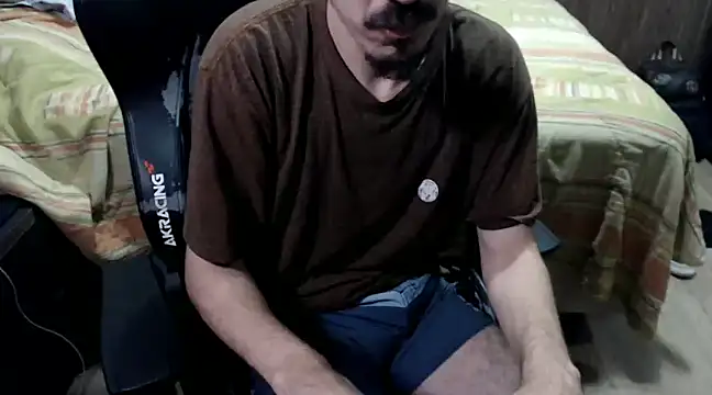 Snapshot of ViniBruv chatting on 03-09-25, 05:11 ViniBruv online show from 03-09-25, 05:11