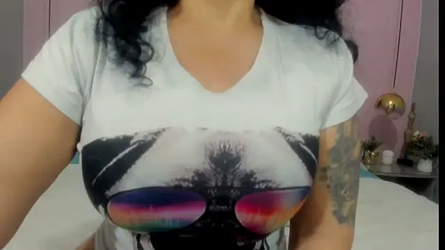 Snapshot of valeriasexxx chatting on 02-18-25, 09:32 valeriasexxx online show from 02-18-25, 09:32