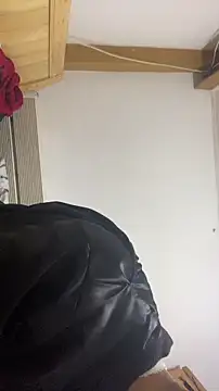 Snapshot of shuai321 chatting on 01-10-25, 08:29 shuai321 online show from 01-10-25, 08:29