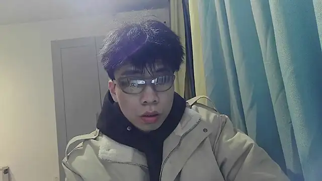 Snapshot of shuai321 chatting on 03-10-25, 01:32 shuai321 online show from 03-10-25, 01:32