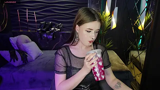 Lily Moonlight online show from 01-15-25, 02:02