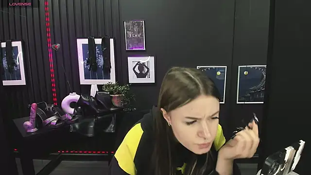 Lily Moonlight online show from 02-16-25, 07:26