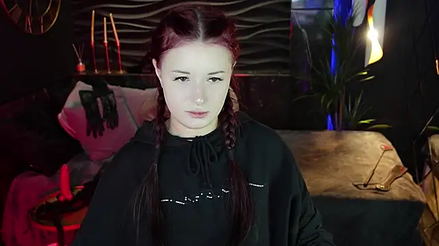 Lily Moonlight online show from 10-22-25, 07:41