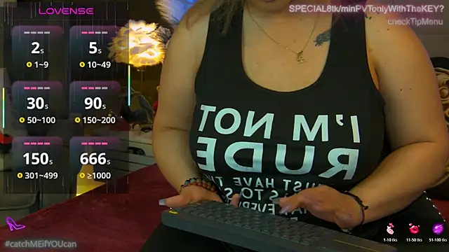 Snapshot of ZoeMesmerize chatting on 06-12-26, 04:55 ZoeMesmerize online show from 06-12-26, 04:55