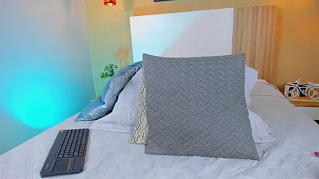 CamilleLynn online show from 03-04-25, 06:37