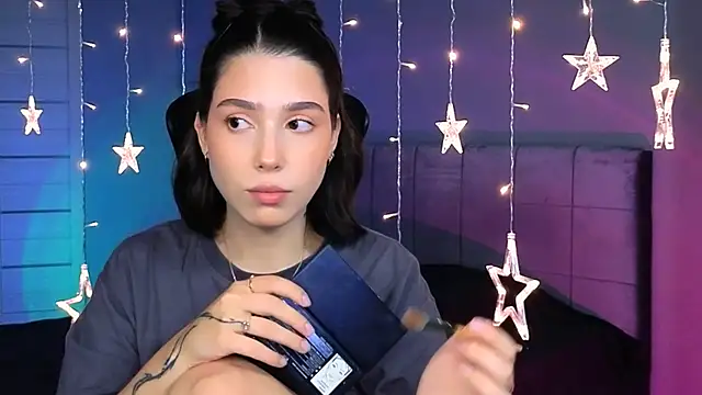 Snapshot of Stacy_Gonzales_ chatting on 10-15-25, 10:15 Stacy Gonzales online show from 10-15-25, 10:15