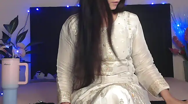 Snapshot of WildRuhi20 chatting on 02-26-25, 06:15 WildRuhi20 online show from 02-26-25, 06:15