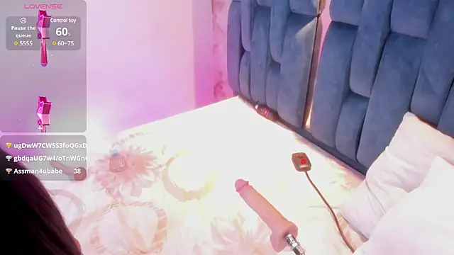 Snapshot of RoseTaylor__ chatting on 01-21-25, 09:13 RoseTaylor online show from 01-21-25, 09:13