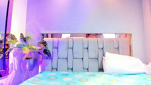 Snapshot of RoseTaylor__ chatting on 02-22-26, 04:46 RoseTaylor online show from 02-22-26, 04:46