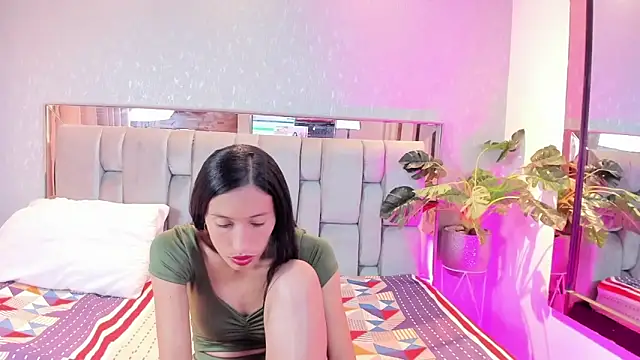 Snapshot of RoseTaylor__ chatting on 03-04-26, 05:24 RoseTaylor online show from 03-04-26, 05:24