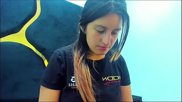 GiaRoussel online show from 02-25-25, 01:39