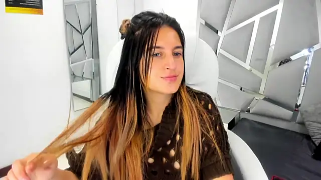 GiaRoussel online show from 03-04-25, 02:32