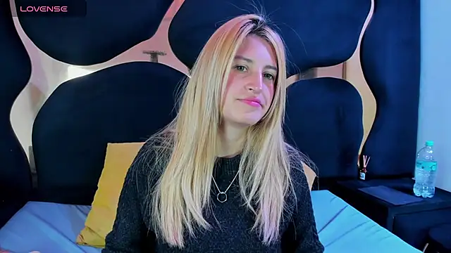 GiaRoussel online show from 02-12-26, 04:02