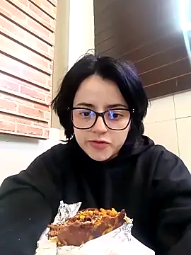 Lin-cute online show from 03-04-25, 05:32