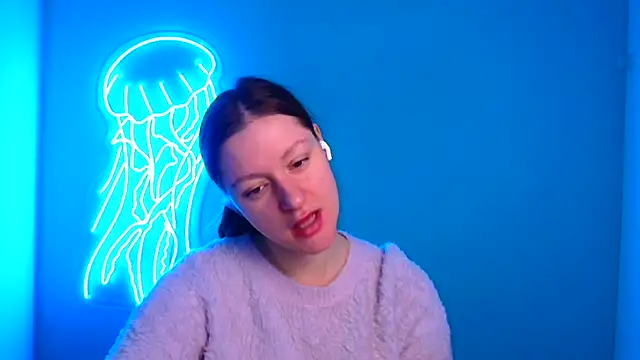 Snapshot of Fantasy_July chatting on 01-14-25, 06:45 Fantasy July online show from 01-14-25, 06:45