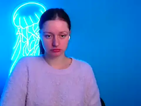 Snapshot of Fantasy_July chatting on 01-14-25, 04:18 Fantasy July online show from 01-14-25, 04:18