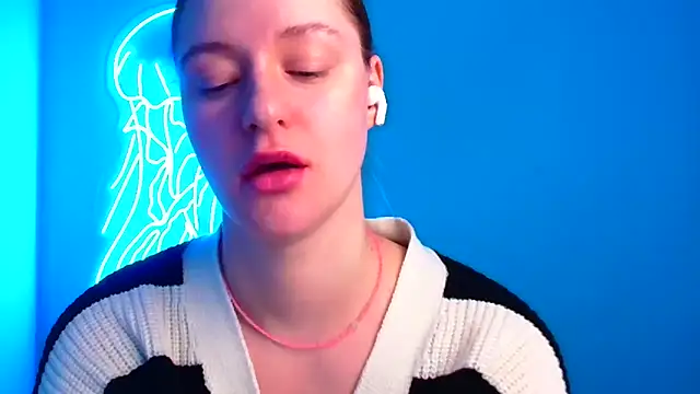 Snapshot of Fantasy_July chatting on 01-24-25, 12:52 Fantasy July online show from 01-24-25, 12:52