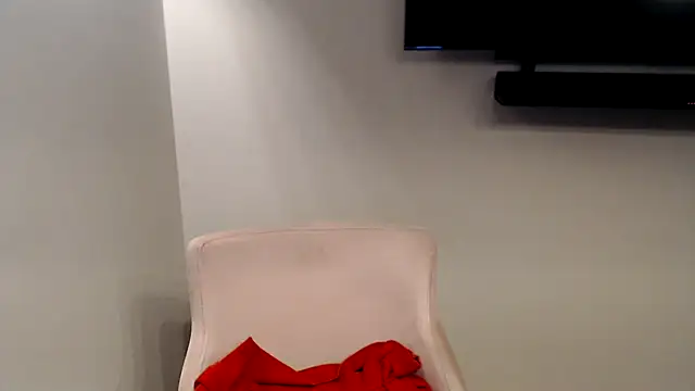 JenniLowen online show from 02-16-25, 06:10