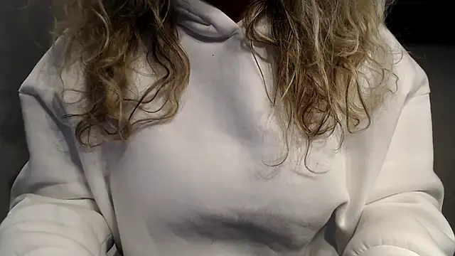 JenniLowen online show from 02-17-25, 04:04