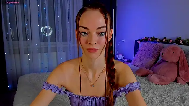 Snapshot of Undertheskin chatting on 02-01-25, 04:00 Undertheskin online show from 02-01-25, 04:00