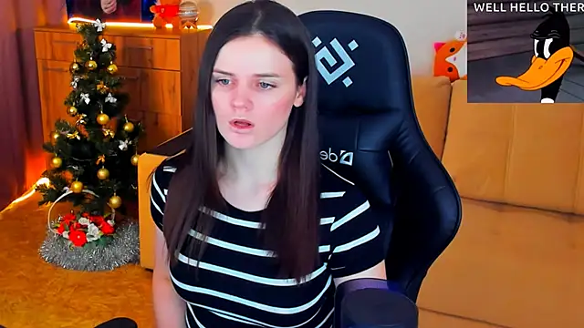 Lora Cain online show from 12-22-24, 05:10