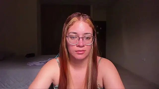 Snapshot of atenas_05_ chatting on 02-25-25, 07:03 atenas 05  online show from 02-25-25, 07:03