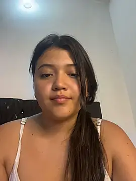 alisson carolina73 online show from 04-05-26, 11:57