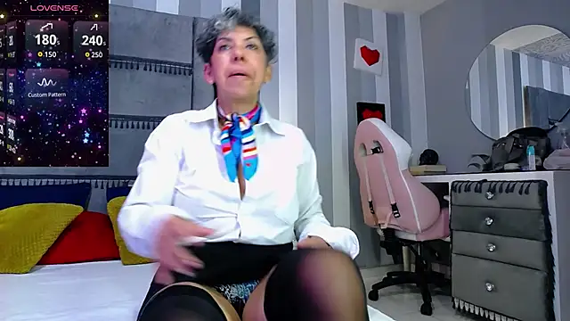 Julianewell online show from 06-09-26, 12:28