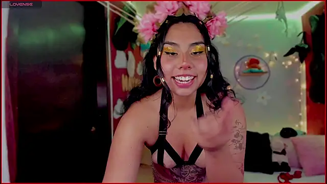 kiki cavilll online show from 10-31-25, 02:51