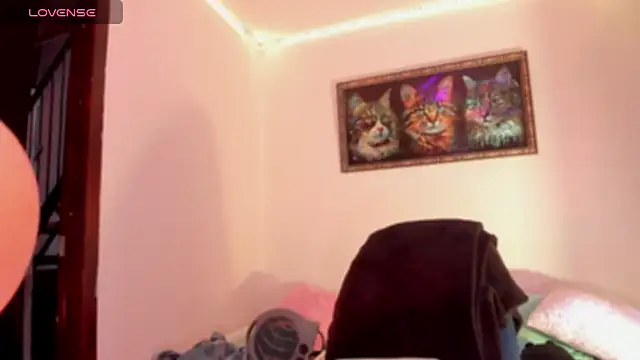 Snapshot of kiki_cavilll chatting on 03-21-26, 03:37 kiki cavilll online show from 03-21-26, 03:37