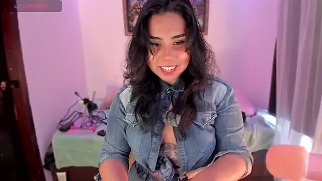 Snapshot of kiki_cavilll chatting on 04-07-26, 02:28 kiki cavilll online show from 04-07-26, 02:28