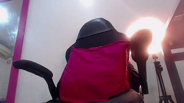 DirtyNaughXX online show from 10-10-25, 03:11