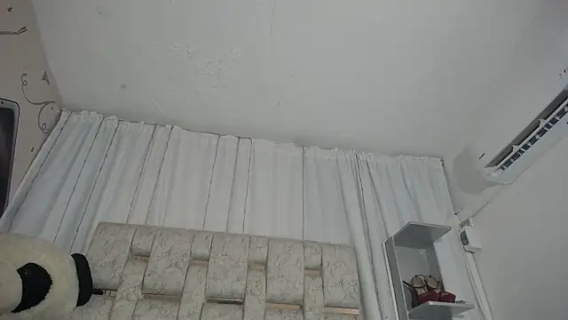 KOURTNEY-- online show from 09-22-25, 01:51