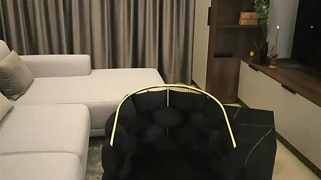 IrisNoire online show from 01-19-25, 11:21