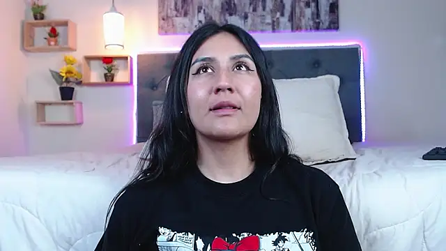 Snapshot of mia_aira chatting on 01-20-25, 11:10 mia aira online show from 01-20-25, 11:10