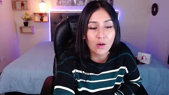 Snapshot of mia_aira chatting on 02-10-25, 08:10 mia aira online show from 02-10-25, 08:10