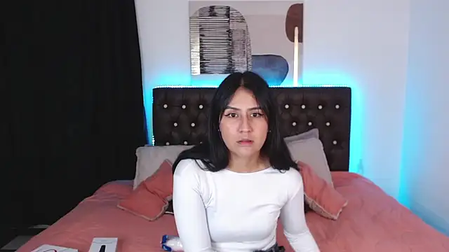 Snapshot of mia_aira chatting on 03-04-25, 07:43 mia aira online show from 03-04-25, 07:43