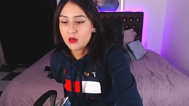 Snapshot of mia_aira chatting on 03-11-25, 08:09 mia aira online show from 03-11-25, 08:09