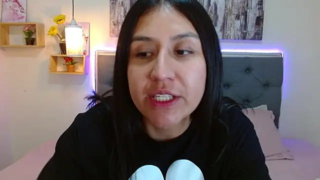 Snapshot of mia_aira chatting on 09-12-25, 03:12 mia aira online show from 09-12-25, 03:12