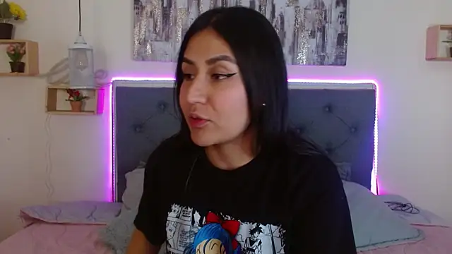 Snapshot of mia_aira chatting on 10-04-25, 02:59 mia aira online show from 10-04-25, 02:59