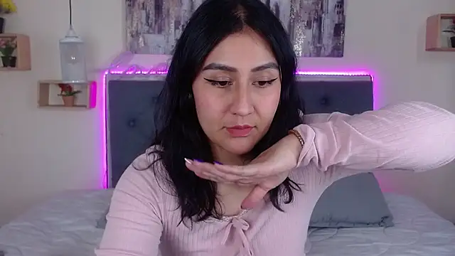 Snapshot of mia_aira chatting on 10-24-25, 03:19 mia aira online show from 10-24-25, 03:19